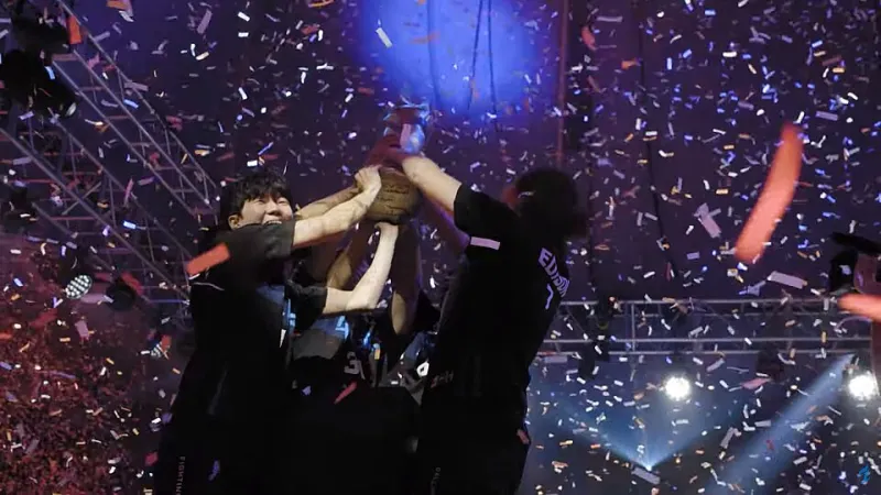 Don't Copy the Pros — Decode Them: A Smarter Way to Watch Pro Play